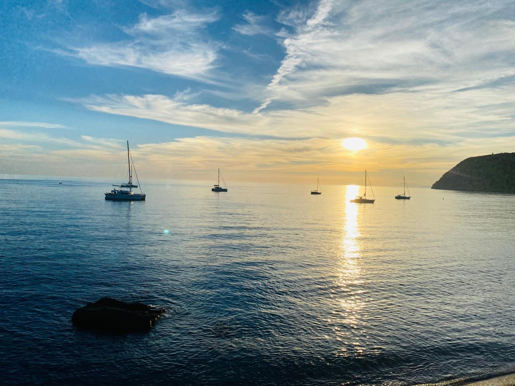 Jardines De Adnania En Marina Del Este Con Vista Al Mar Ada La Herradura  Dış mekan fotoğraf